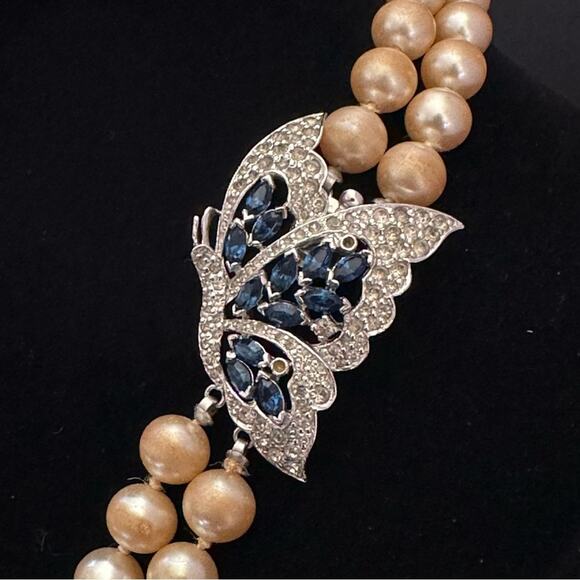 90’s Deco Style Double Strand Pearl Necklace With Rhinestone Butterfly Pendant - Picture 4 of 4